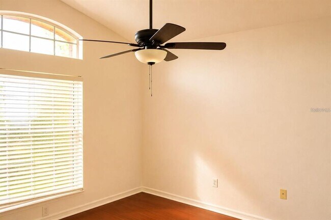 Building Photo - 145 Thornbury Dr
