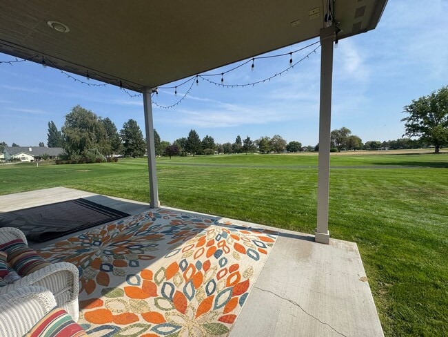 Building Photo - Rent Reduced!!