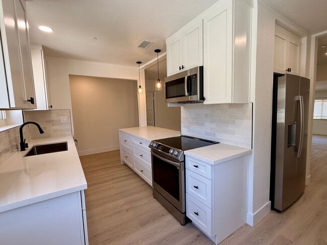 Building Photo - Beautifully Upgraded 3 Bedroom in La Mesa with Solar!