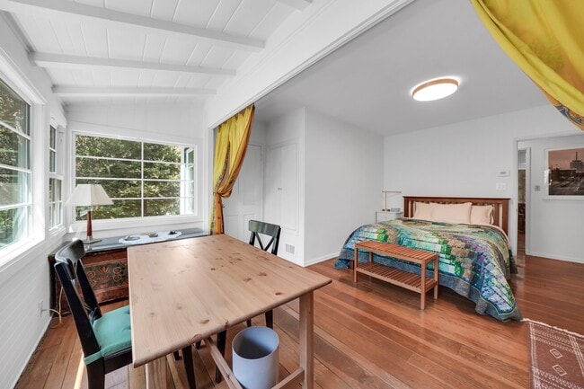 Building Photo - 7503 Willow Glen Rd