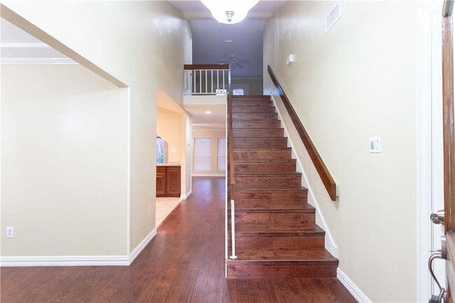 Building Photo - 310 Overland Dr