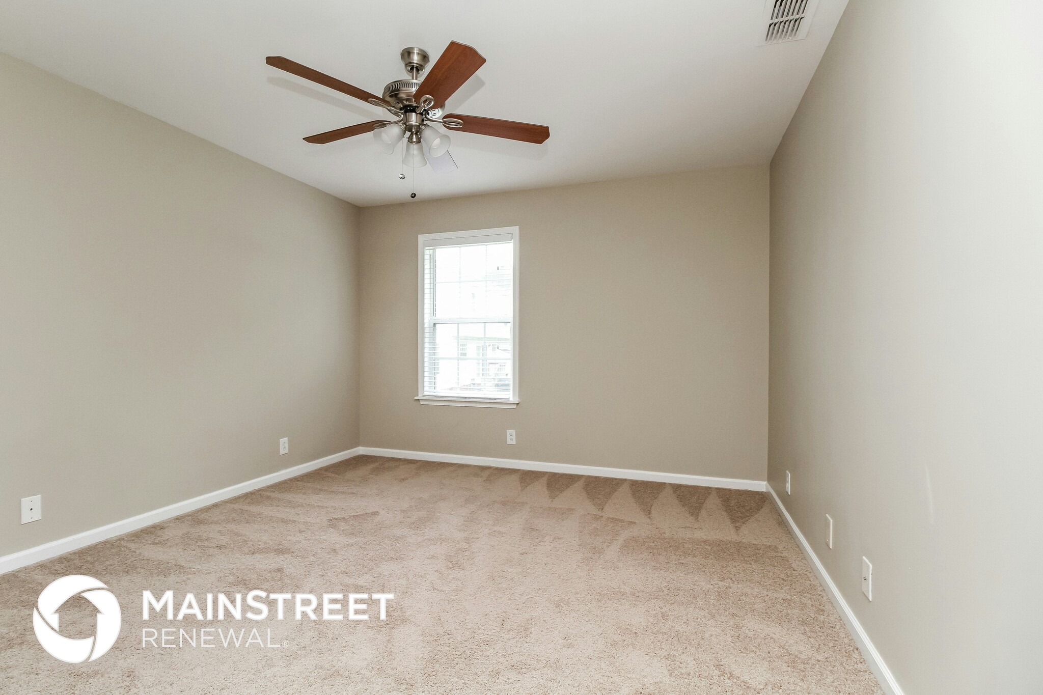 Building Photo - 2116 Camille Dr