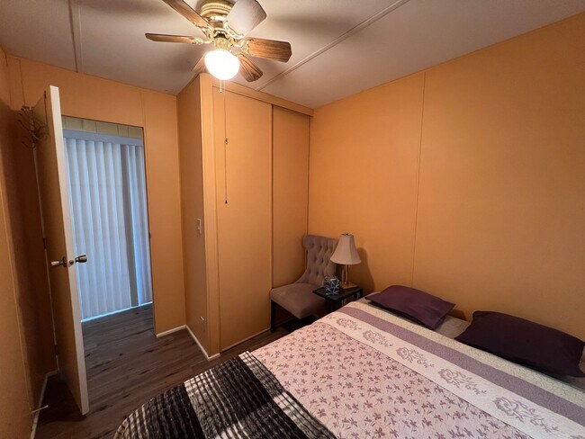 Building Photo - FURNISHED WINTER RETREAT!