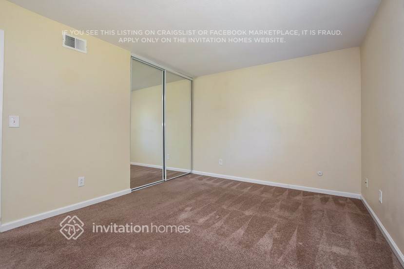 Building Photo - 165 N Catamaran Cir