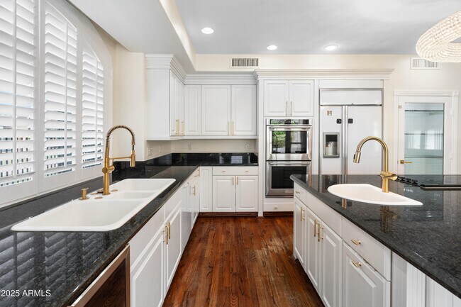 Building Photo - 5820 W Del Lago Cir