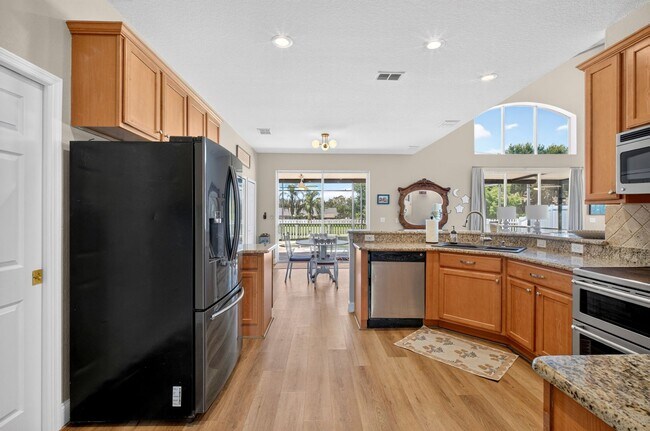 Building Photo - 353 Lake Amberleigh Dr