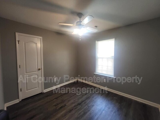 Building Photo - 624 Oakland Hills Dr