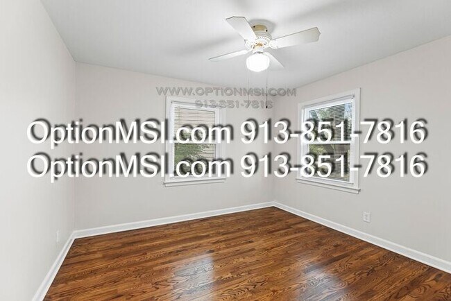 Building Photo - Near downtown Overland Park!