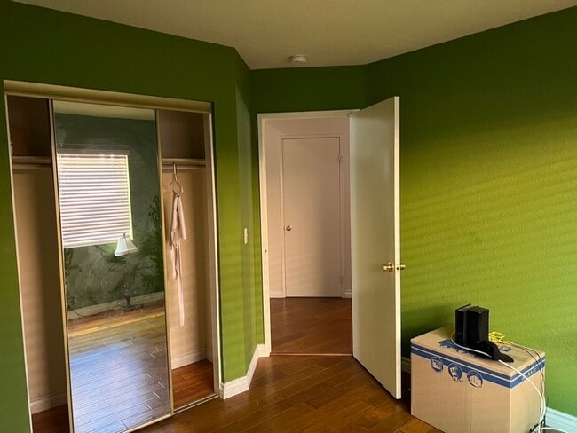 Building Photo - Nice 2 Story Family Home