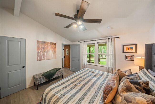Building Photo - 11045 Woodview