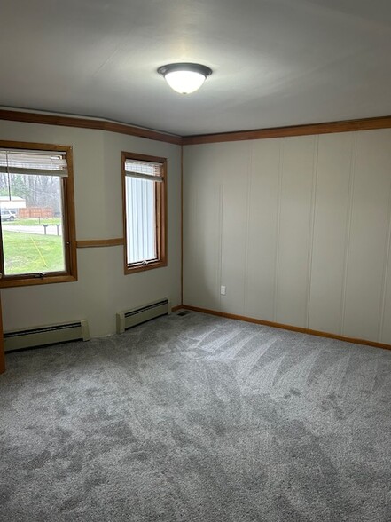 Building Photo - 6050 OH-14