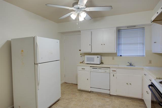 Building Photo - 6552 St Moritz Ave