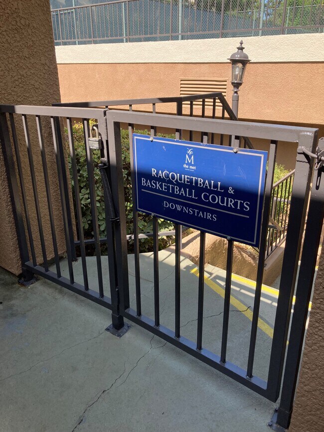 indoor basketball and racquetball courts - 5535 Canoga Ave