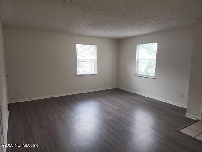 Building Photo - 3058 Mangrove Ave