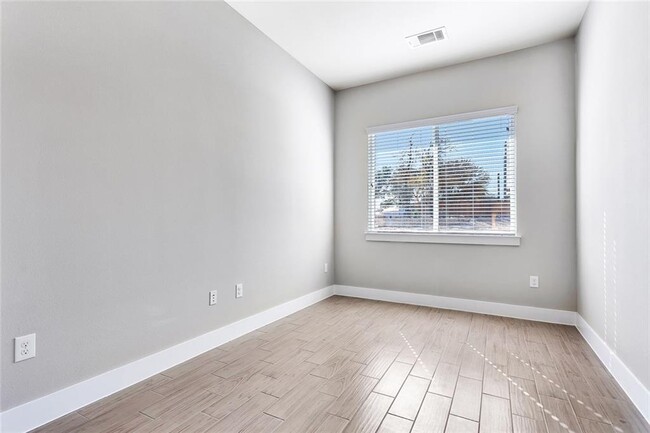 Building Photo - 202 Verrado Path