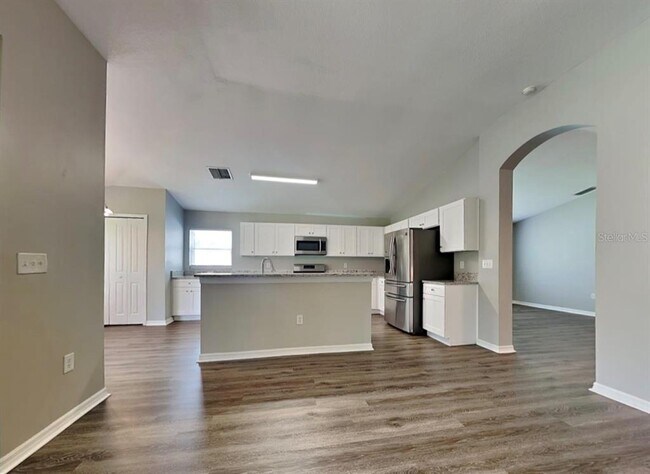 Building Photo - 1629 Maximilian Dr