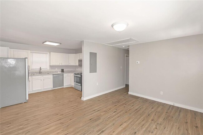 Building Photo - 455 Westside School Rd