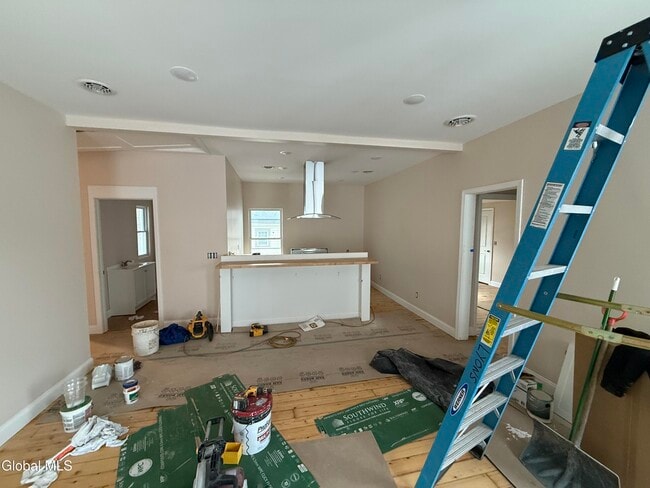 Building Photo - 253 6th Ave