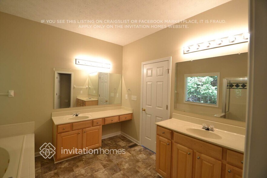 Building Photo - 2667 Adair Trl