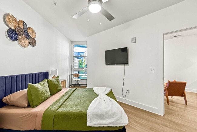 Building Photo - 455 14th St NW