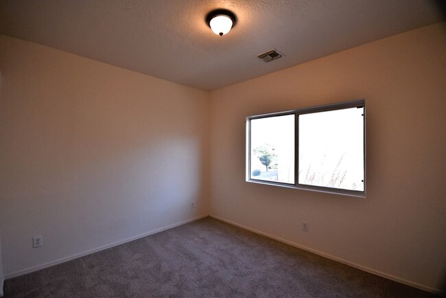 Building Photo - 3 bed 2 bath in San Tan Valley Hunt/Magma ...