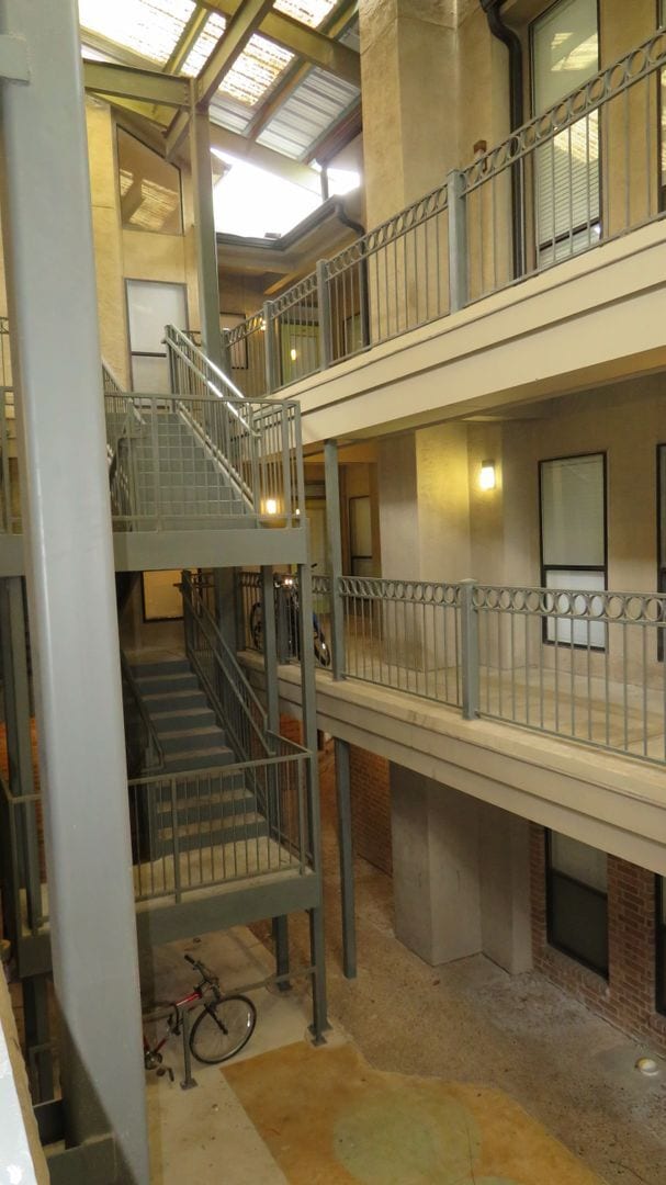 Building Photo - ROBBINS PLACE 202
