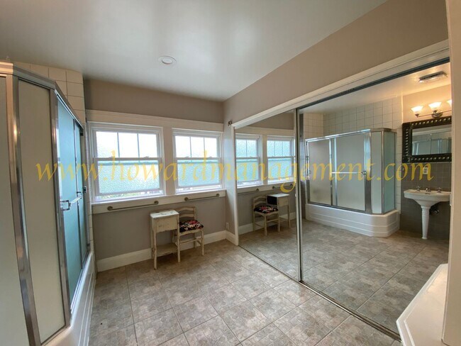 Building Photo - 00133CL