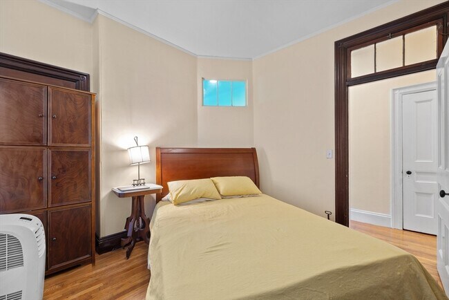 Building Photo - 20 Mellen St