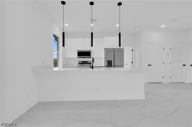 Building Photo - 2614 19th St W