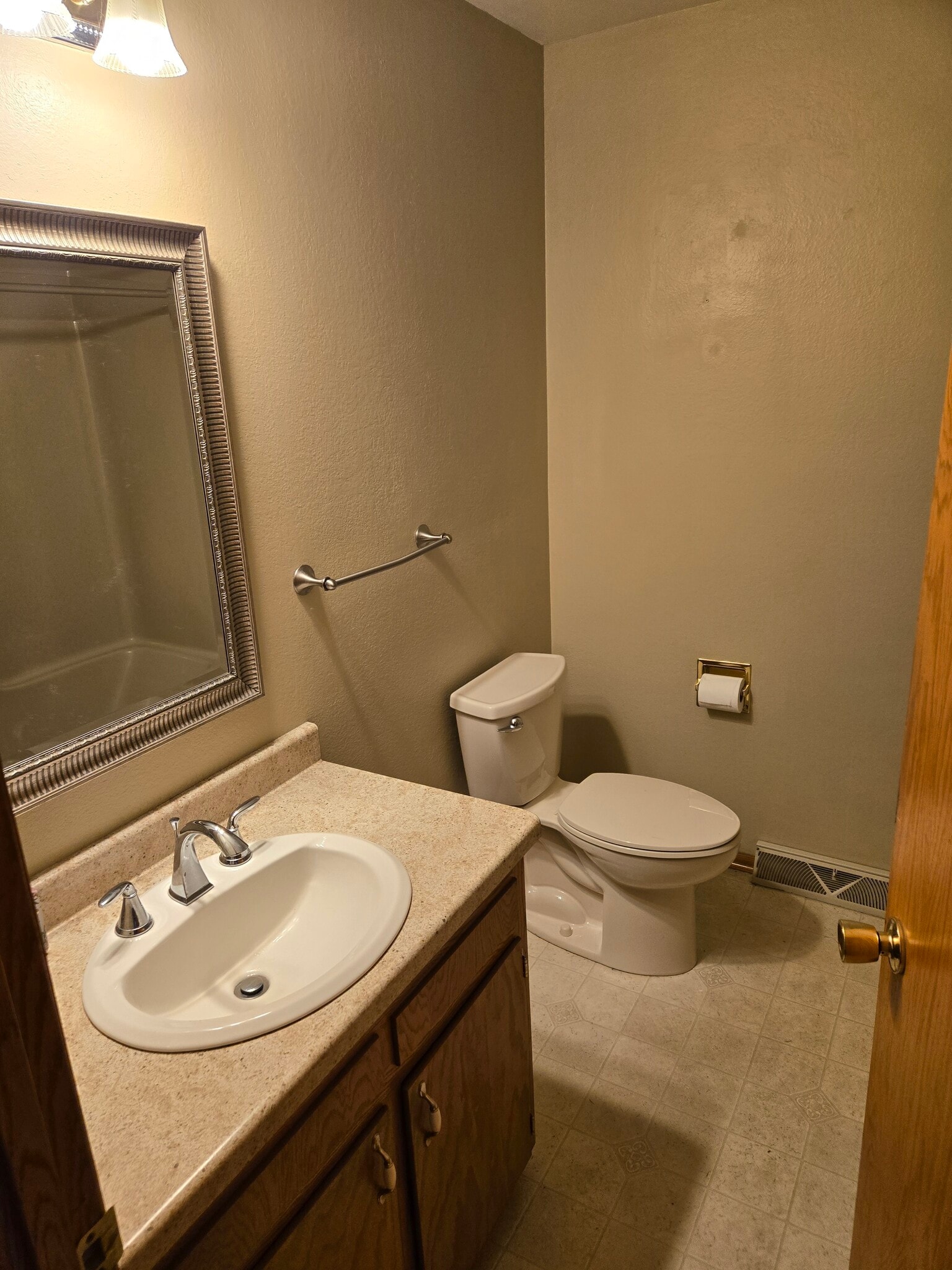 Building Photo - 753 Karasan Ct