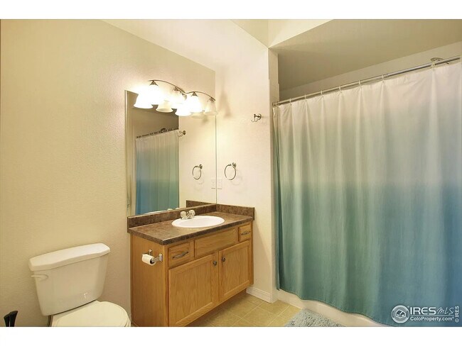 Building Photo - 2450 Windrow Dr
