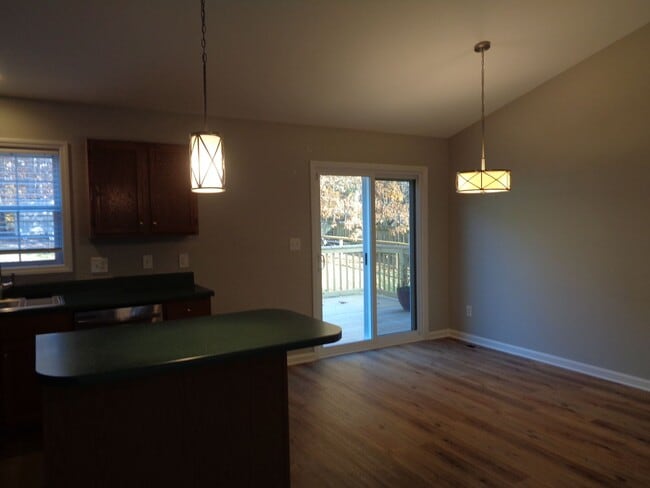 Building Photo - NICE-One Level House for Rent in Oak Ridge