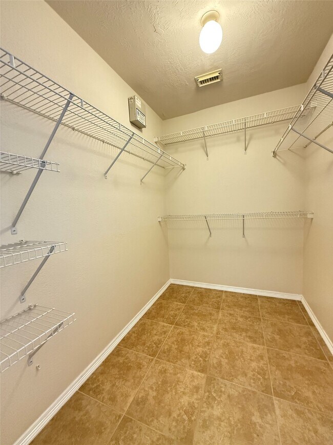 Building Photo - 6311 Rumford Ln