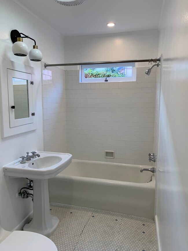 Building Photo - 8714 Rangely Ave