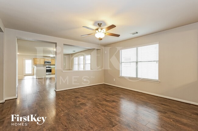 Building Photo - 29311 Legends Hill Dr