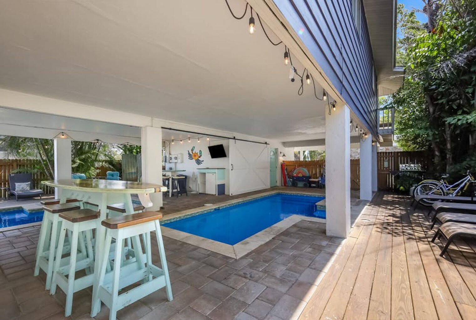 Building Photo - 2515 Avenue B