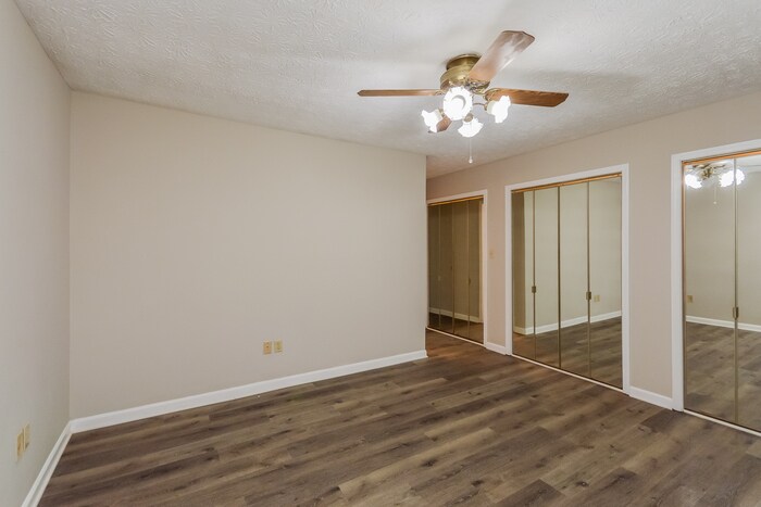 Building Photo - 301 Clubland Cir SE