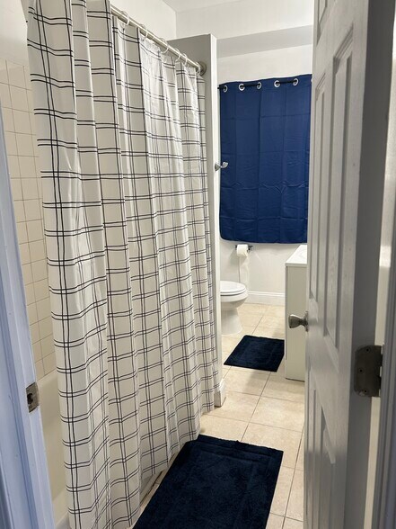 Primary Photo - 810 Hays St