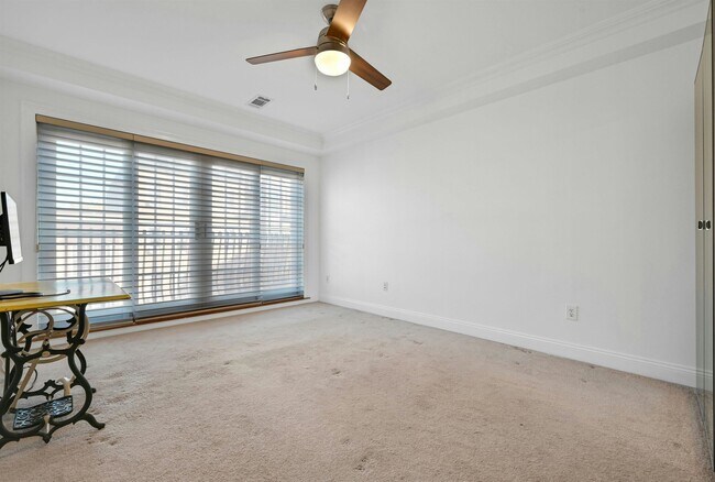 Building Photo - 64 Madison St