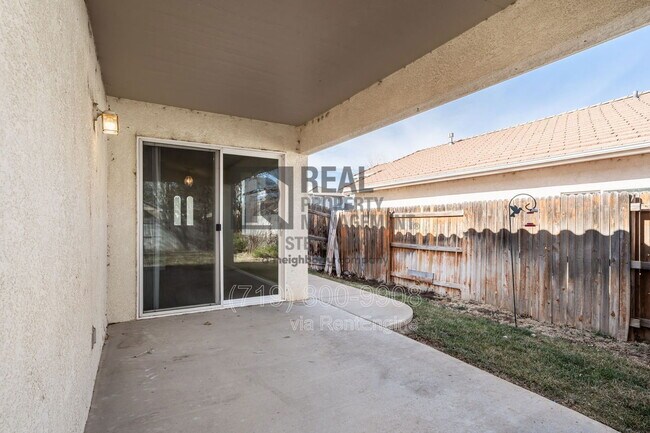 Building Photo - 1014 Pinecrest Dr