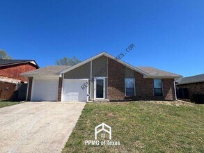 Building Photo - 1812 Mark Trail