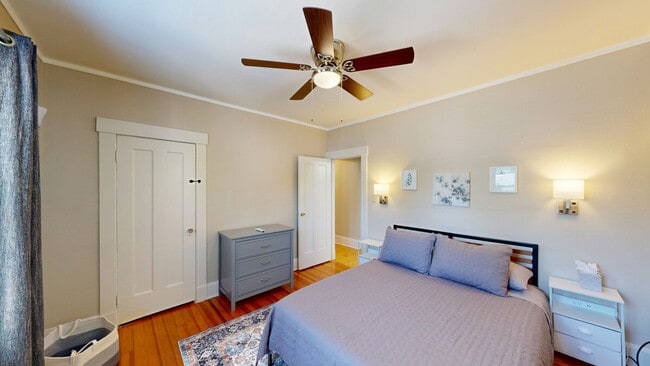 Building Photo - 128 1/2 Elm Street-SI ID1380181P