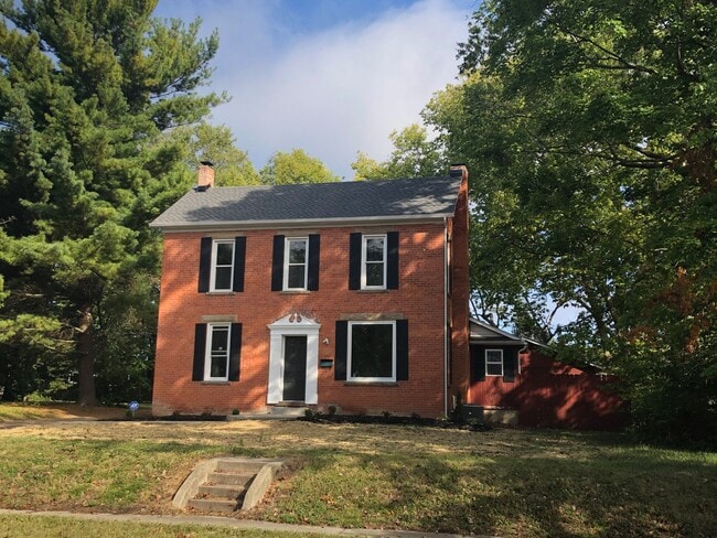Primary Photo - 734 W Franklin St
