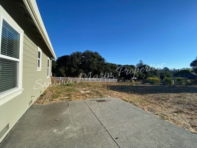 Building Photo - ~ Country Home ~ 2 Bedrooms & 2 Full Bathr...