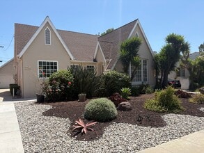 Building Photo - Charming Tudor Style 3 Bed 1.5 Bath PLUS Studio Guest House complete with kitchen and bath!