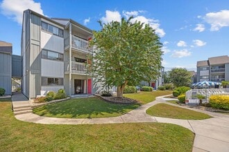 Building Photo - Charming 2-Bedroom Condo Near the Beach