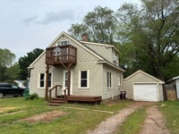 Building Photo - 1 Bedroom, 1 Bathroom, Additional Bonus Room and Detached Garage