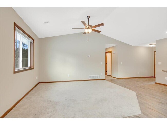 Building Photo - 463 Martin Way