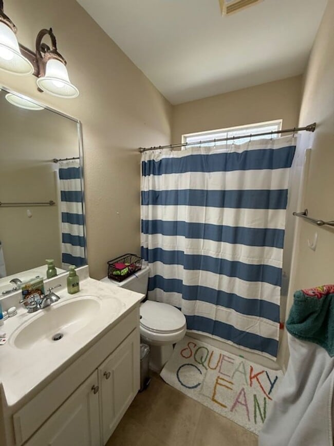 Building Photo - In The Haven - 3BD/2BA