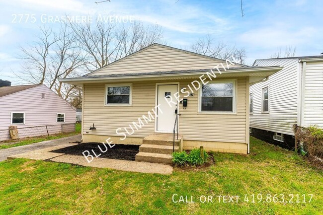 Primary Photo - Adorable 3 bedroom house with a large fenc...